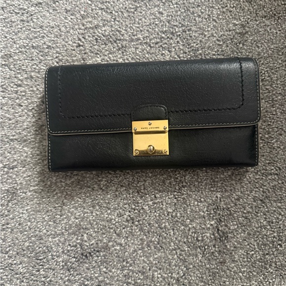 Marc Jacobs Black Leather Continental Wallet with Gold Clasp - Picture 2 of 6